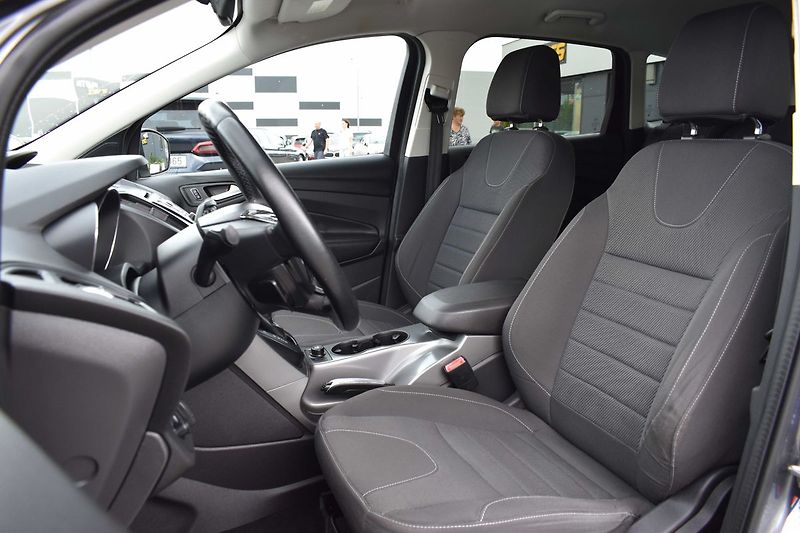Ford Kuga 2.0 TDCi 103kW 4x4*AUTOMAT* - fotka 10 z 34