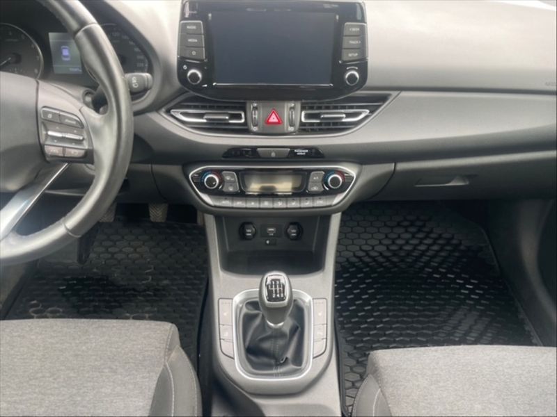 Hyundai i30 1,0 TGDI Smart - fotka 10 z 11