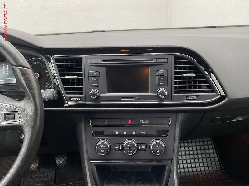 Seat Leon (2015) 1.2 TSi, Style, LED, TZ - fotka 12 z 16