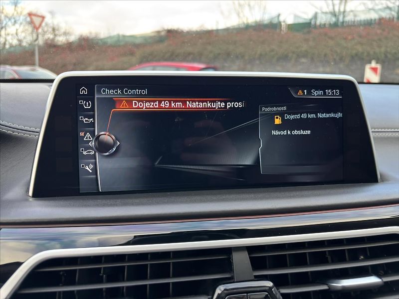 BMW Řada 7 4,4 i 750Li xDrive Individual - fotka 21 z 39