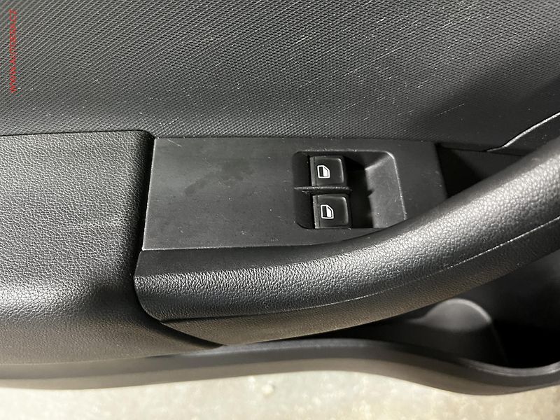Škoda Rapid (2013) 1.2 TSi - fotka 12 z 13
