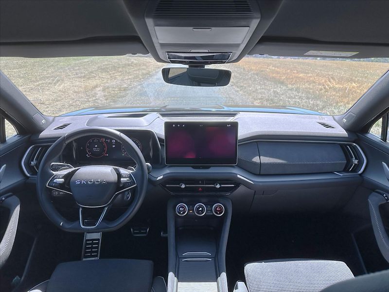 Škoda Kodiaq 2,0 TDI DSG 4x4 Sportline 7-Mí - fotka 28 z 36