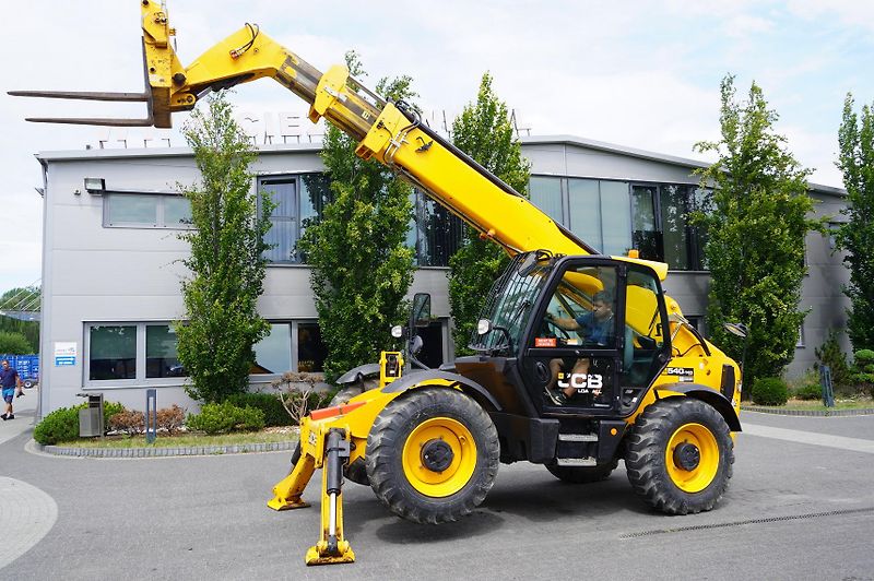 JCB (2019) 540-140 telescopic loader  - fotka 17 z 24