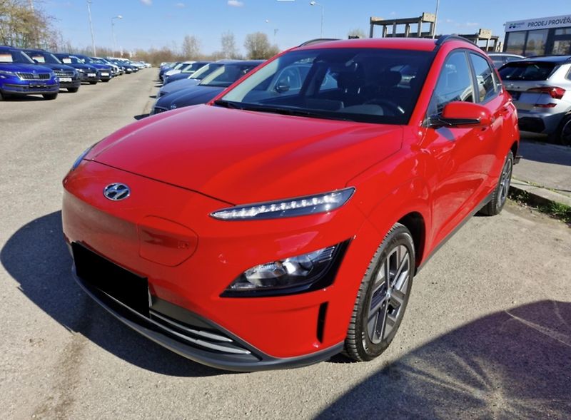 Hyundai Kona EV 64kWh 150KW SMART - fotka 1 z 15