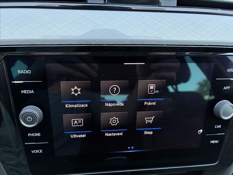 Volkswagen Passat 2,0 TDI,TAŽNÉ,WEBASTO - fotka 26 z 30