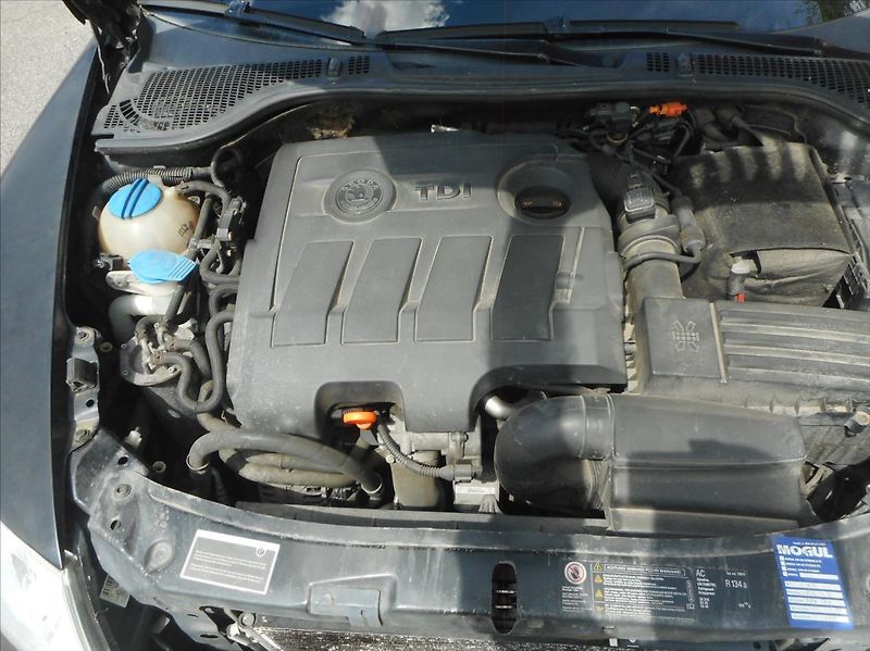 Škoda Octavia 1,6 TDi - fotka 21 z 32