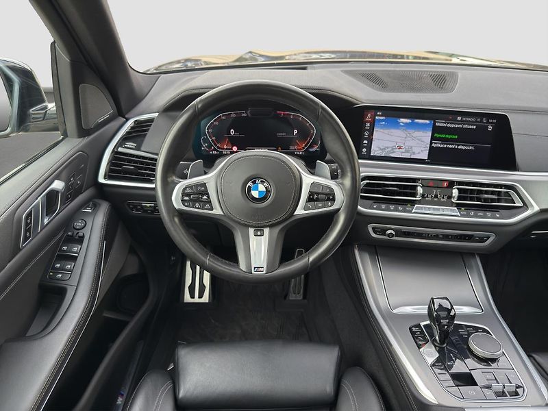 BMW X5 xDrive40i - fotka 10 z 22