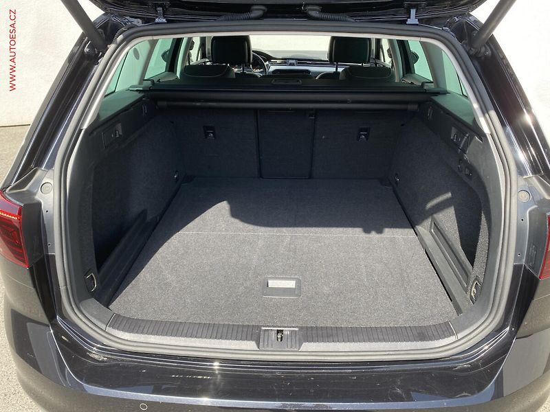 Volkswagen Passat (2020) 2.0 TDi, Elegance, DSG, LED - fotka 7 z 20