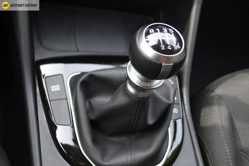Hyundai Tucson 1.6T-GDI STYLE FL 118KW - fotka 24 z 54