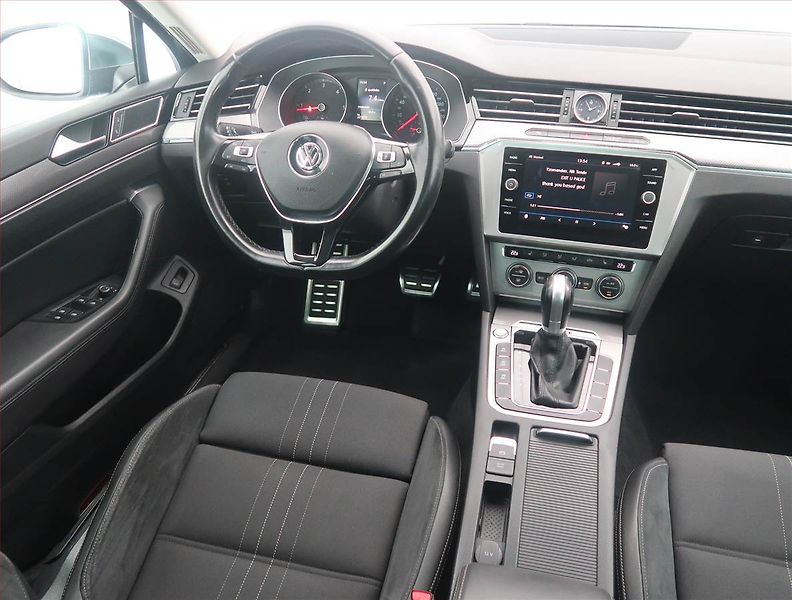 Volkswagen Passat (2017) 2.0 TDI, 4X4, Automat - fotka 7 z 14