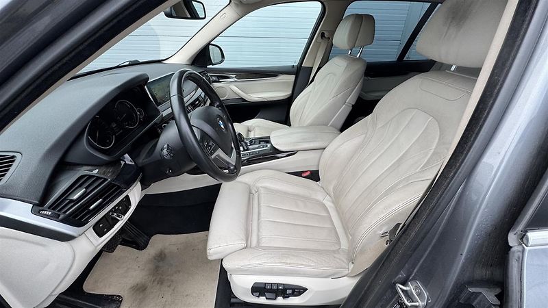 BMW X5 xDrive30d - fotka 5 z 21