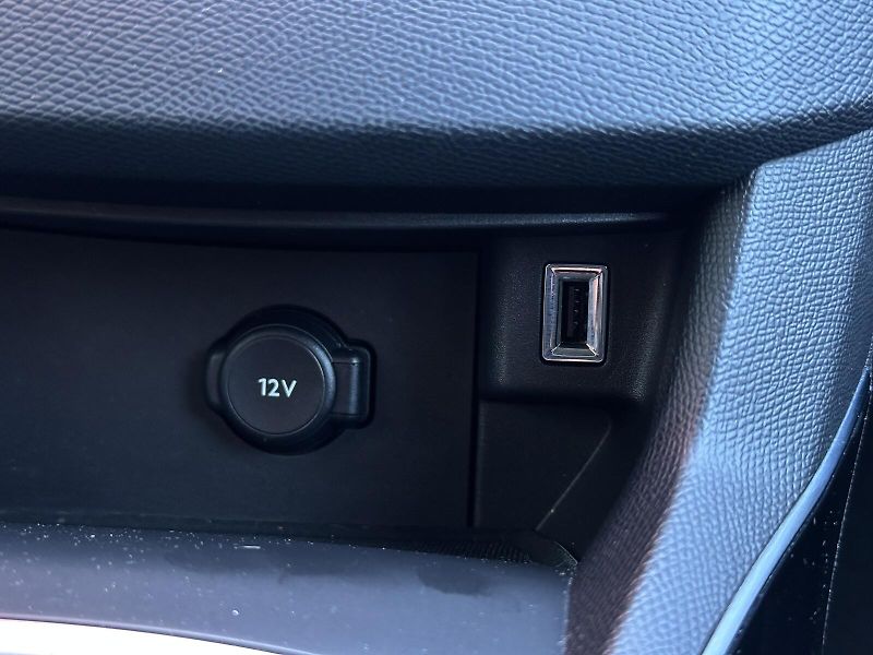 Peugeot 308 308 GTi 272PS NAVI Soundsystem - fotka 32 z 43