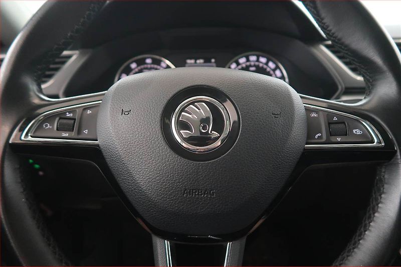 Škoda Superb (2016) 2.0 TSI, Automat, Navi - fotka 17 z 20