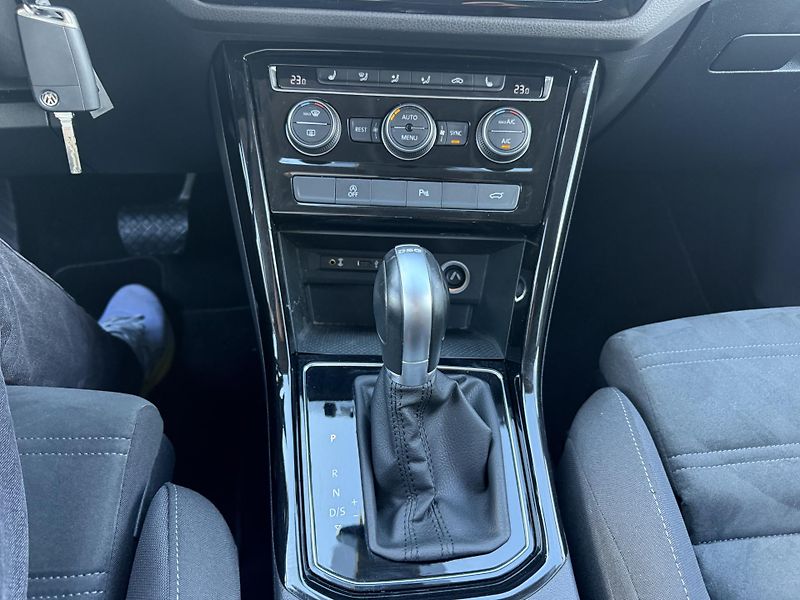 Volkswagen Touran (2017) 1.4 TSI 7 míst, ser.knížka - fotka 27 z 38