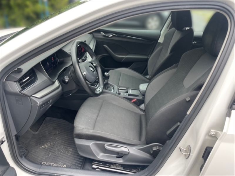 Škoda Octavia 2,0 TDI 85 Ambition - fotka 7 z 11