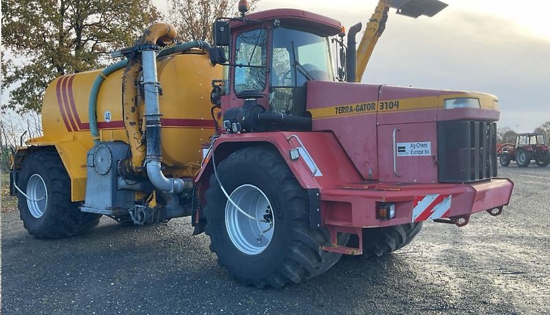 Ostatní (2000) Fertilizer spreade Terra-Gator - fotka 2 z 24