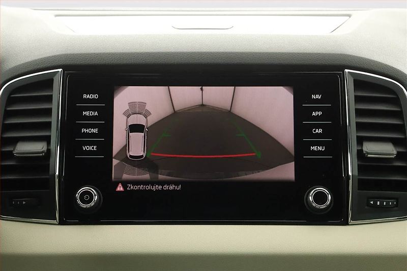 Škoda Karoq (2017) Style Plus 2.0 TDI, 4X4 - fotka 13 z 19