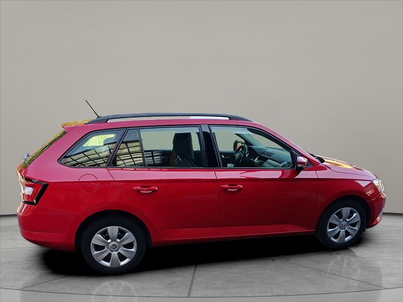 Škoda Fabia 1,2 TSI 66KW KOMBI - fotka 8 z 19