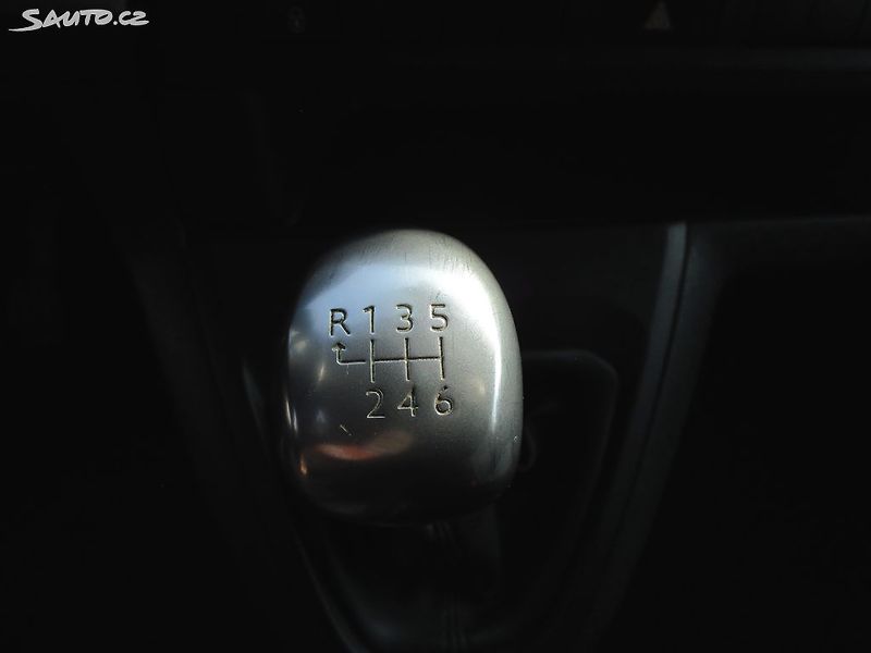 Opel Zafira 2,0HDI-110KW-STK 9/2027 - fotka 12 z 28