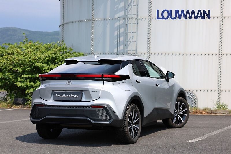 Toyota C-HR 2.0 PHEV Style - fotka 2 z 25