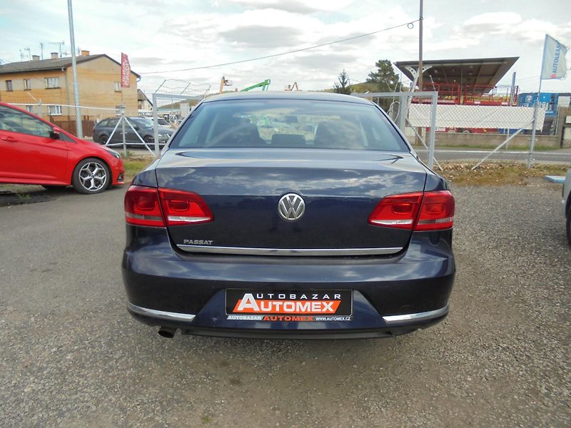 Volkswagen Passat (2012) 1.4 TSI-90 kw- NAVI-8x AIRBAG - fotka 6 z 11