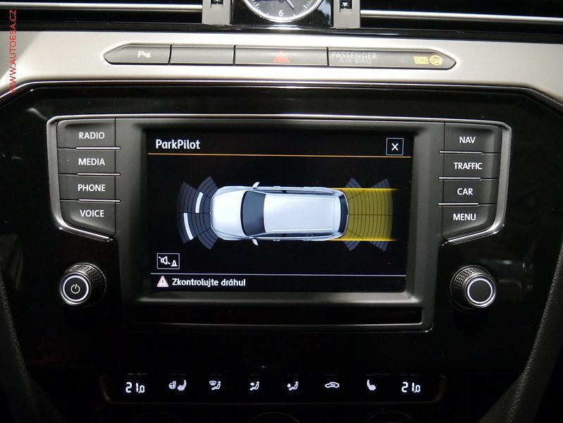 Volkswagen Passat (2015) 2.0Bi-TDi 4x4, ČR, DSG, LED - fotka 14 z 18
