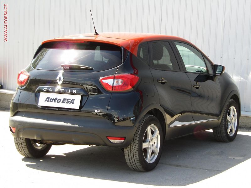 Renault Captur (2015) 1.2 TCe, 1.maj,ČR, AT - fotka 4 z 18