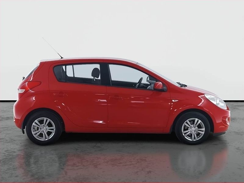 Hyundai i20 (2012) 1.2, ČR,1.maj - fotka 6 z 15