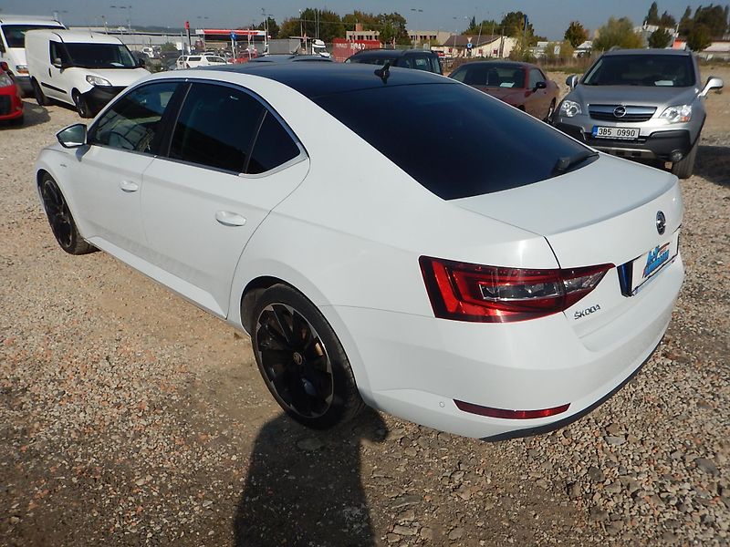 Škoda Superb 2.0 TDI, DSG, L&K, DIGIKLIMA - fotka 8 z 37