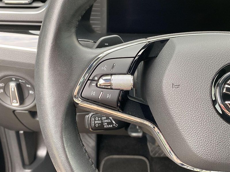 Škoda Superb (2023) Combi 2.0 TDI DSG L&K - fotka 20 z 35
