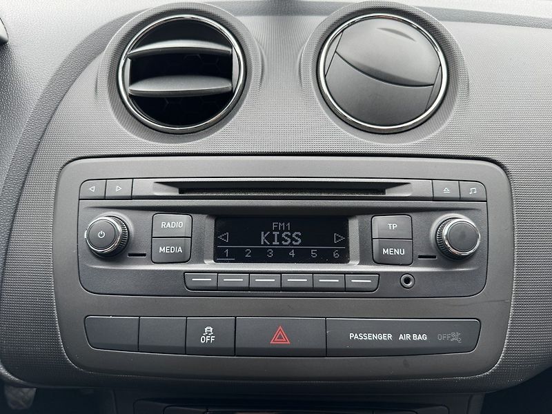 Seat Ibiza (2014) 1.4i 16V Navi Digi Klima - fotka 12 z 50