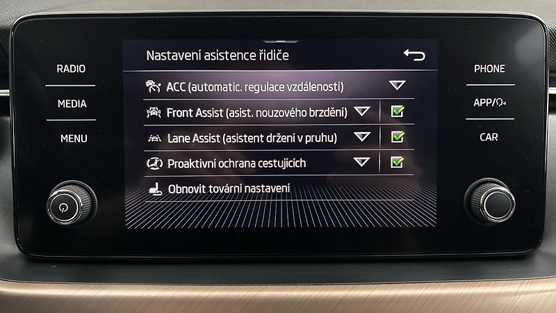 Škoda Scala 1.0 TSI DSG Style - fotka 24 z 26