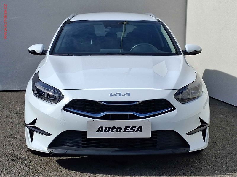 Kia Ceed (2022) 1.5 T-GDi SW, 2.maj,ČR, TOP - fotka 2 z 19