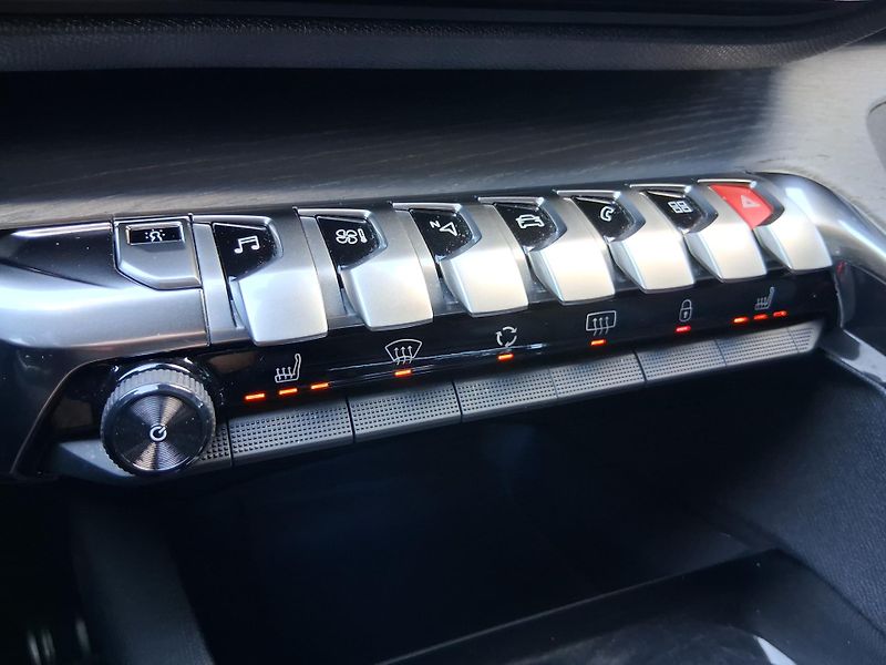 Peugeot 5008 GT 2.0 BHDi 130 kW - fotka 14 z 31