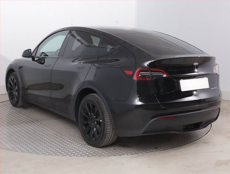 Tesla Model Y (2023) Long Range AWD 79kWh, SoH 91% - fotka 4 z 23