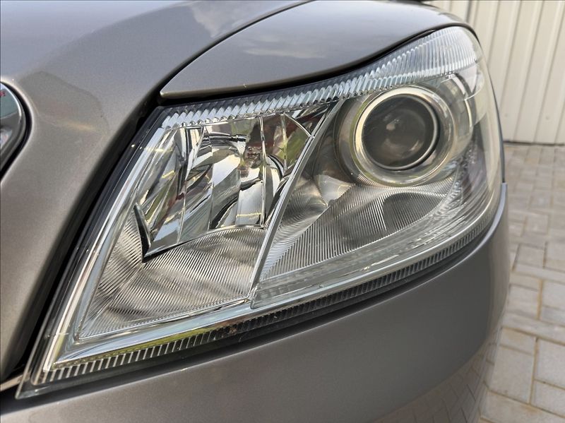 Škoda Octavia 2,0 TDI ELEGANCE tažné původČR - fotka 9 z 50