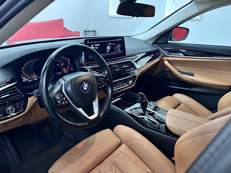 BMW Řada 5 520 d Xdrive 140 kW Premium - fotka 17 z 37