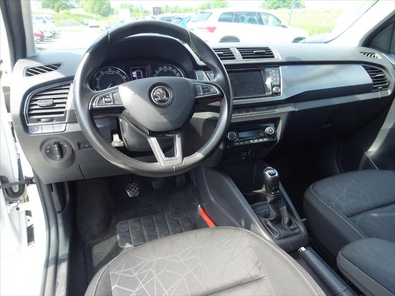 Škoda Fabia 1,0 TSi 70 kW  Clever - fotka 11 z 32