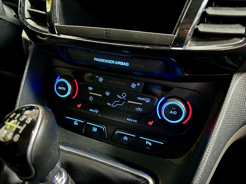 Ford Tourneo Connect (2020) Grand 1.5 TDCI TITANIUM PANORA - fotka 35 z 58