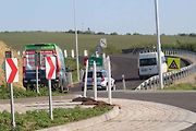 Provoz u rozestavěného úseku dálnice D55 u Bzence druhé květnové ráno 2025.