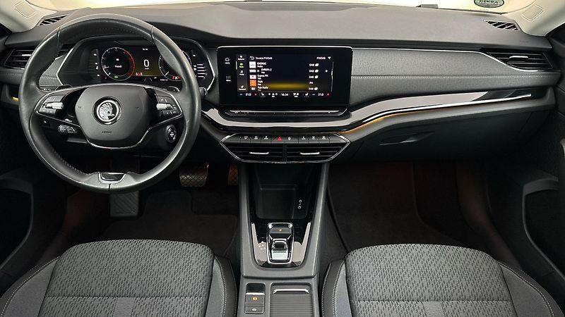 Škoda Octavia 2.0 TDI DSG Style Combi - fotka 8 z 24