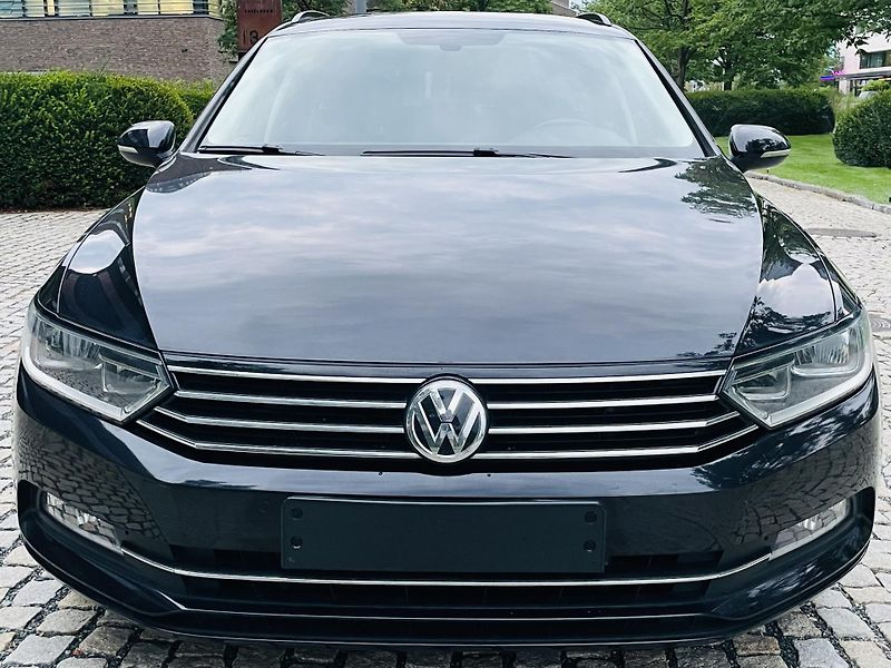 Volkswagen Passat 2.0TDI AUTOMAT VÝHŘEV SENZORY - fotka 7 z 48