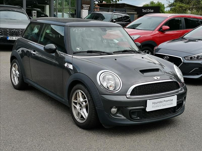 Mini Cooper S 1,6 135kW - fotka 3 z 12