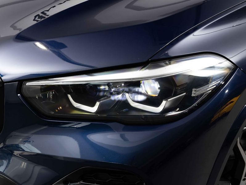 BMW X5 M50i - fotka 8 z 22