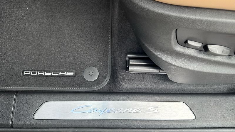 Porsche Cayenne S E-Hybrid - fotka 19 z 30