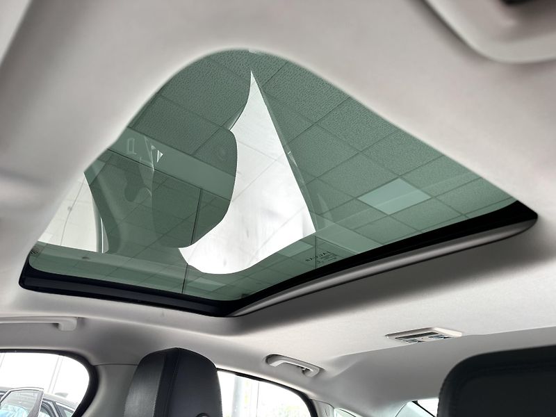 Jaguar XF 20d AUT*Panorama*Distronic - fotka 18 z 43