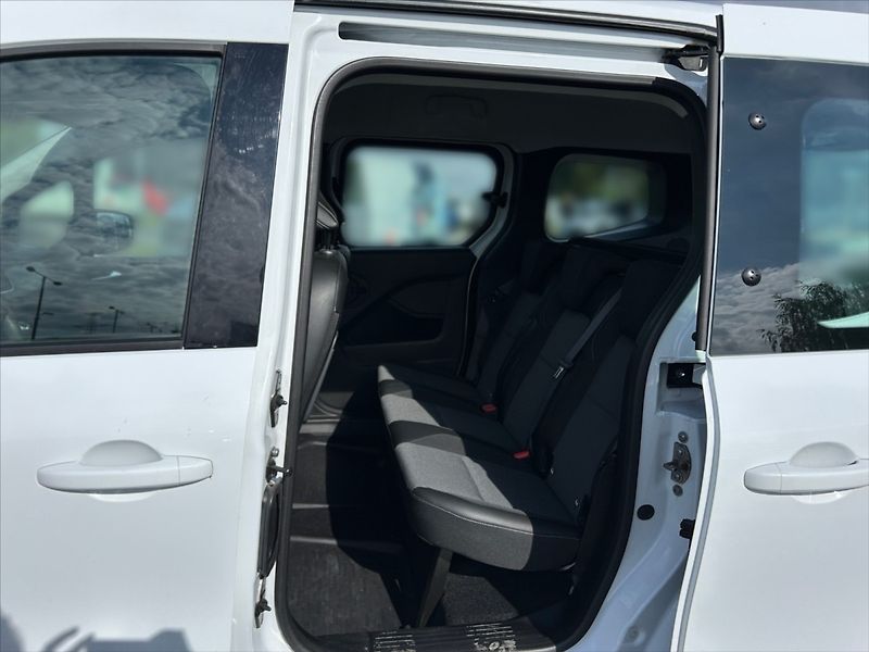 Renault Kangoo 1,3 TCe 100 Equilibre - fotka 8 z 11