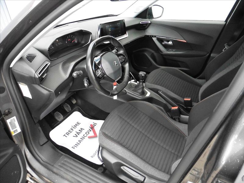 Peugeot 2008 1,2 Allure Navi 1.maj. - fotka 10 z 15