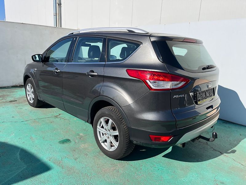 Ford Kuga 1.6, 134kW, Automat, 4x4 Titan - fotka 4 z 24