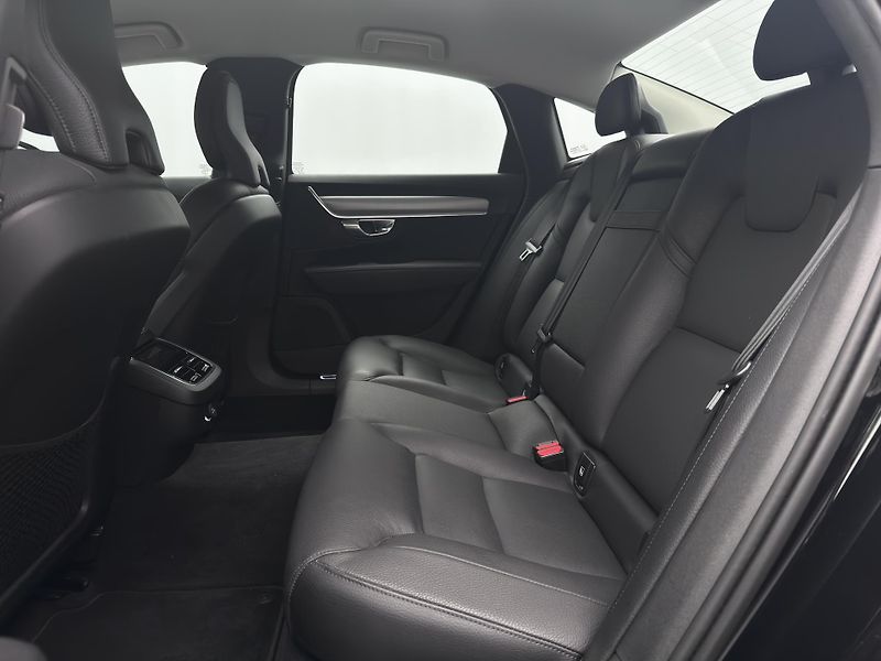 Volvo S90 T6 AWD MOMENTUM AUT 1.maj - fotka 6 z 53